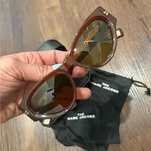 Marc Jacobs Brown Sunglasses with Tortoiseshell Design Marc Jacobs MARC 500/S DXH/HA Butterfly Brown Tortoise  main image 4